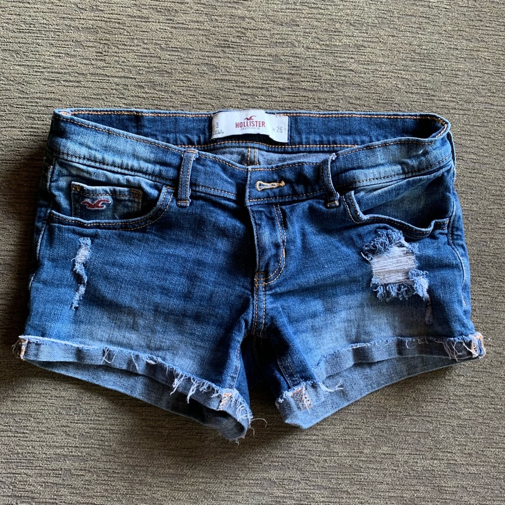 Size 3/26 Ripped Hollister Jean Shorts